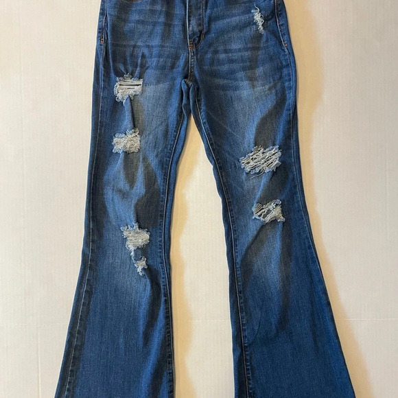 Almost Famous Distressed Denim Jeans Size 7 - Picture 8 of 8